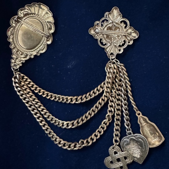 Vintage Gold and Red Vintage Brooch with Chains - Picture 4 of 5